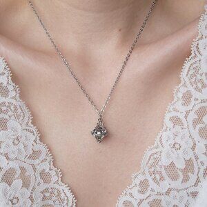 Gothic classic chain mail caged pearl silver necklace